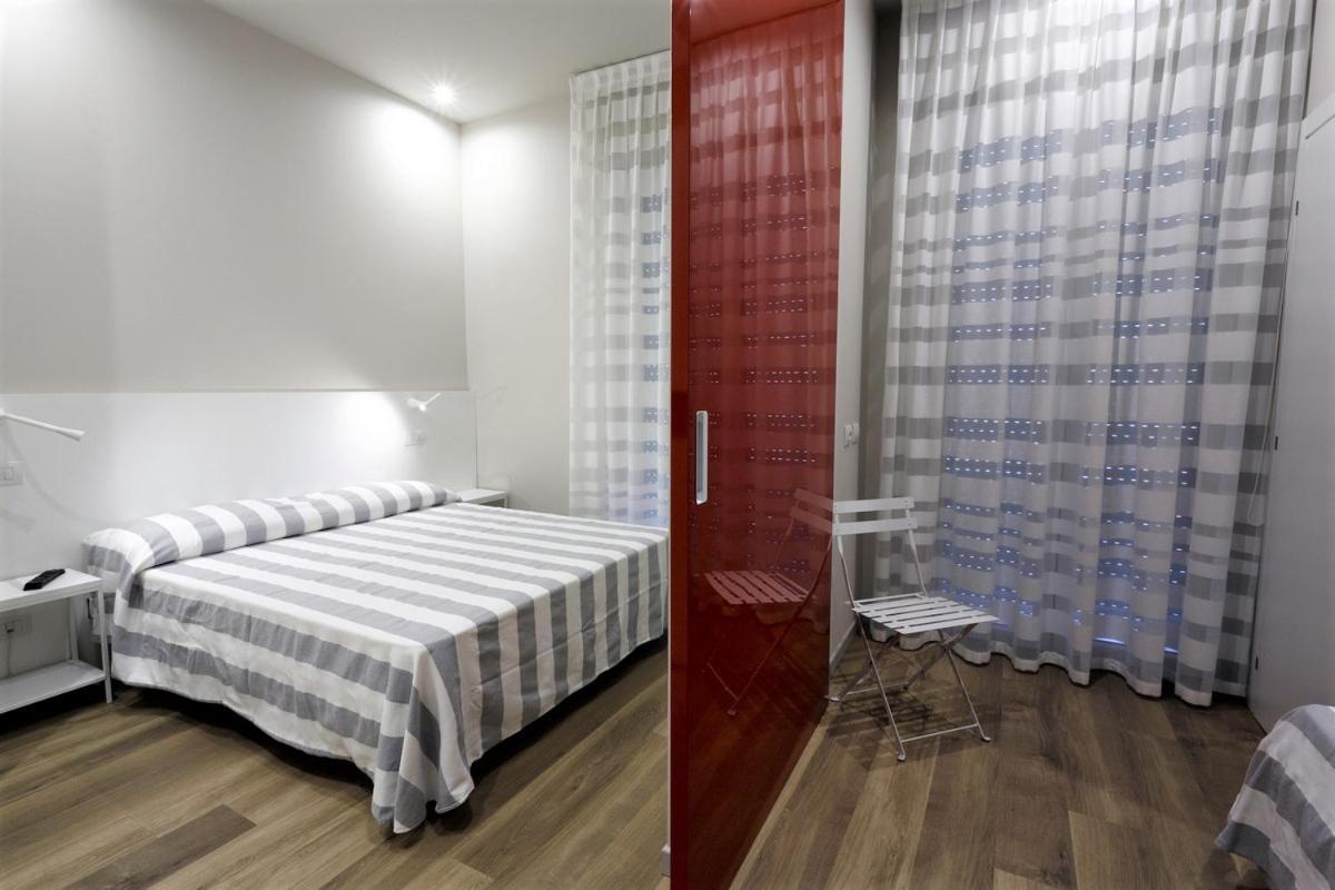 Hotel Aurea Римини Екстериор снимка